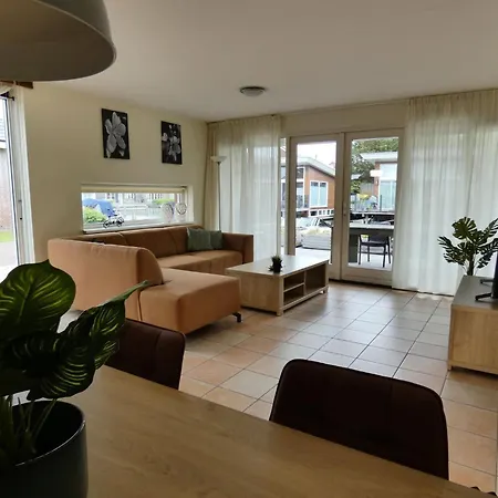 House With Dishwasher, Not Far From Amsterdam * Uitgeest