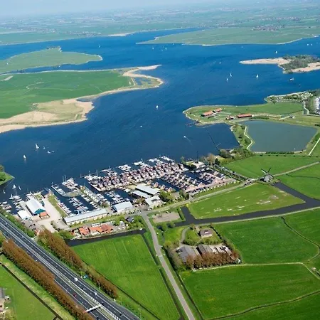 Nice House With Dishwasher, Not Far From Amsterdam