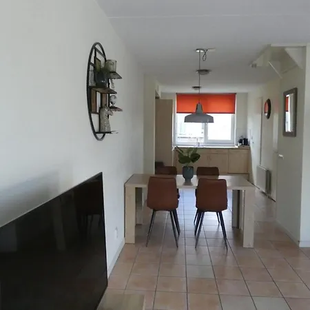Nice House With Dishwasher, Not Far From Amsterdam Holiday home Uitgeest