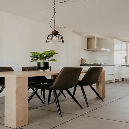 Houseboat In Waterpark With Private Dock בית נופש