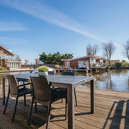 Houseboat In Waterpark With Private Dock בית נופש *