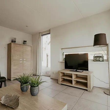 Houseboat In Waterpark With Private Dock בית נופש Uitgeest