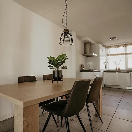 בית נופש Houseboat In Waterpark With Private Dock