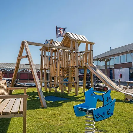 Houseboat In Waterpark With Private Dock * Uitgeest