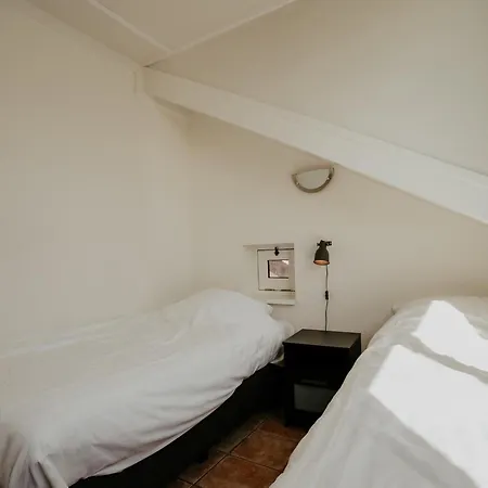 Houseboat In Waterpark With Private Dock בית נופש *