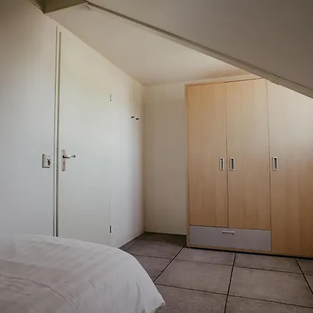 Houseboat In Waterpark With Private Dock בית נופש Uitgeest