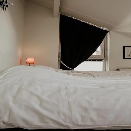 Houseboat In Waterpark With Private Dock בית נופש