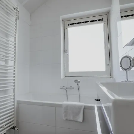 Houseboat In Waterpark With Private Dock בית נופש Uitgeest