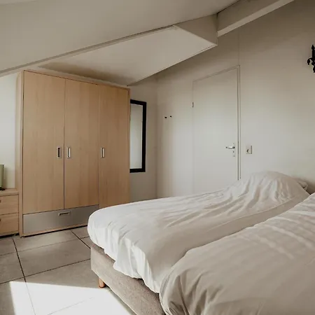 Houseboat In Waterpark With Private Dock בית נופש