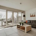 Houseboat In Waterpark With Private Dock 別荘 *